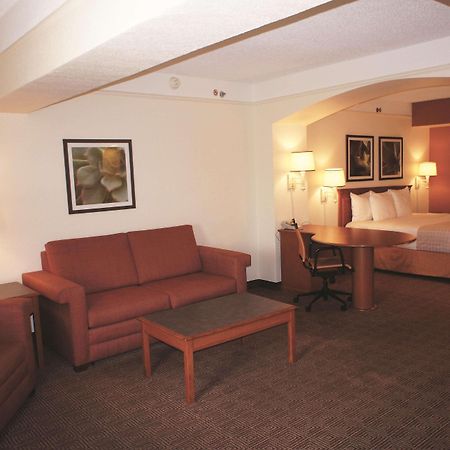 La Quinta Inn By Wyndham Austin Capitol / Downtown Exterior foto