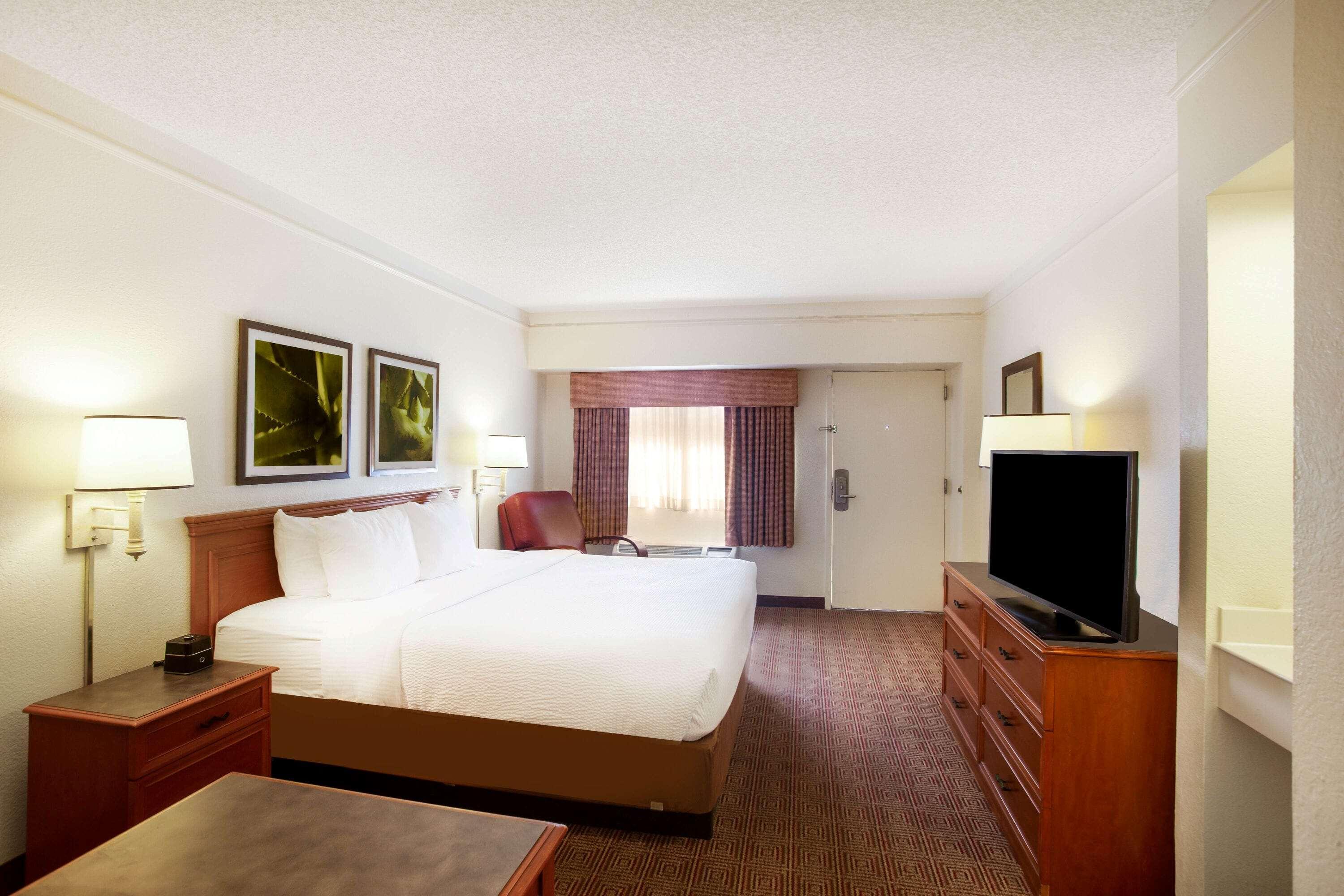 La Quinta Inn By Wyndham Austin Capitol / Downtown Exterior foto